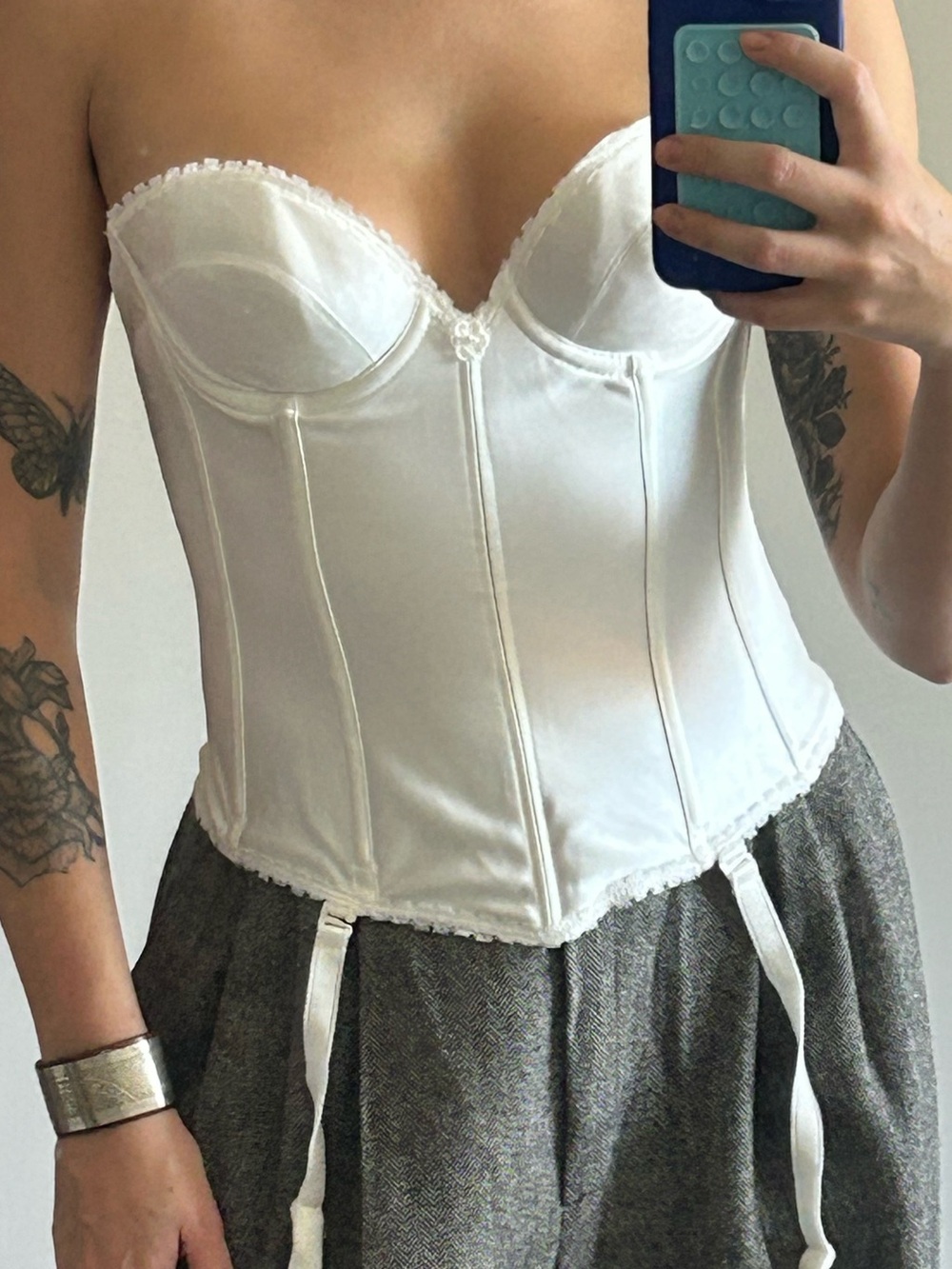 VINTAGE white bustier corset